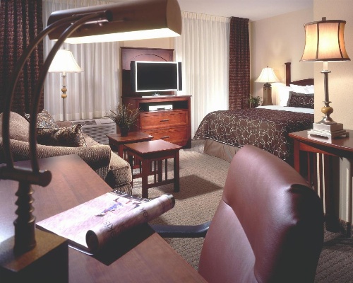 Staybridge Suites MILWAUKEE AIRPORT SOUTH image 1
