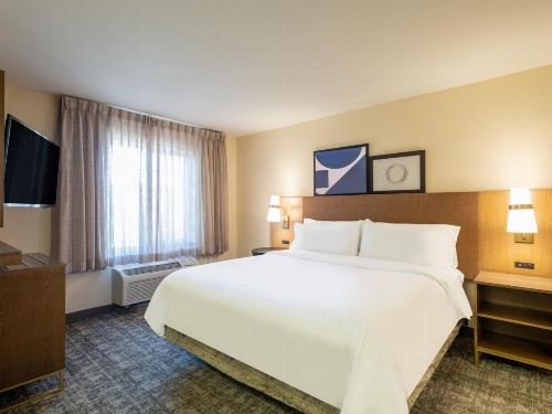 Staybridge Suites MILWAUKEE AIRPORT SOUTH image 16