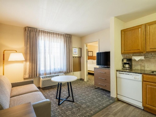 Staybridge Suites MILWAUKEE AIRPORT SOUTH image 27