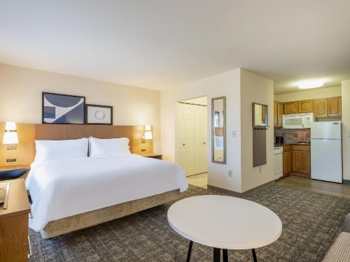 Staybridge Suites MILWAUKEE AIRPORT SOUTH image 28