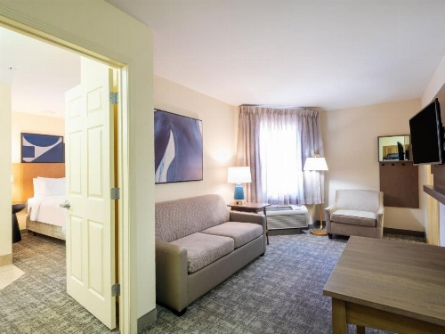 Staybridge Suites MILWAUKEE AIRPORT SOUTH image 32