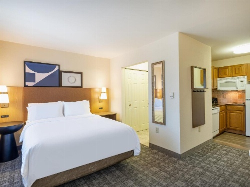 Staybridge Suites MILWAUKEE AIRPORT SOUTH image 33