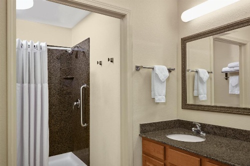 Staybridge Suites MILWAUKEE AIRPORT SOUTH image 39