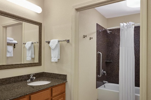 Staybridge Suites MILWAUKEE AIRPORT SOUTH image 41